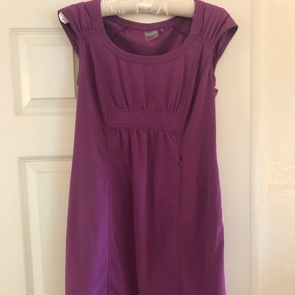 Athleta light and flowy dress